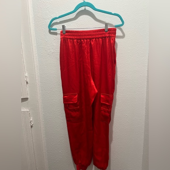 Bright red ALICE & Olivia satin cargo jogger sz SP - Picture 7 of 14